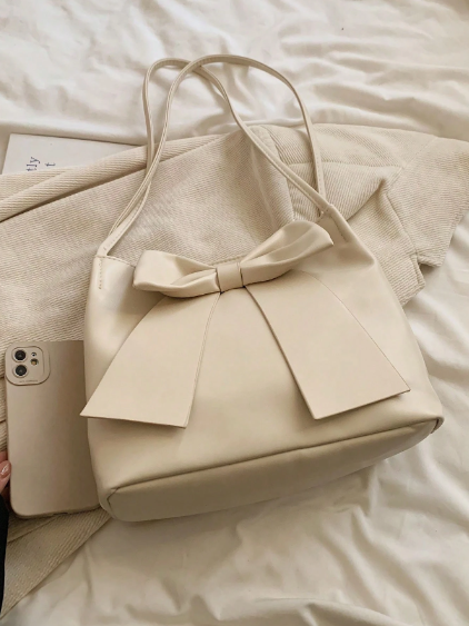 Bolso de Hombro con Moño Elegante Beige – Estilo Minimalista