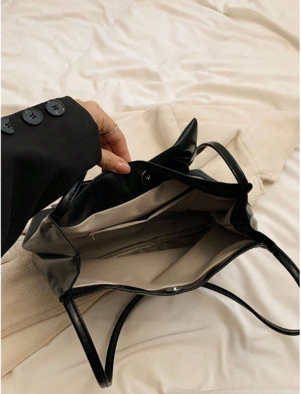 Bolso de Hombro con Moño Elegante Negro – Estilo Minimalista
